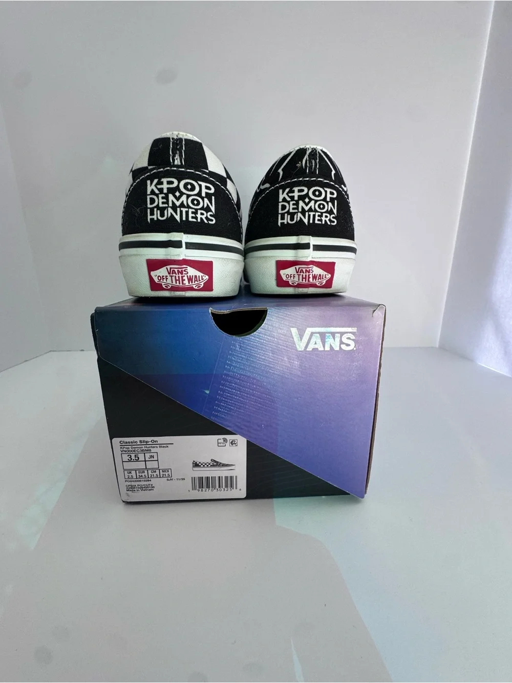 Vans Youth Derpy Cat K-Pop Demon Hunters Slip-On Sneakers